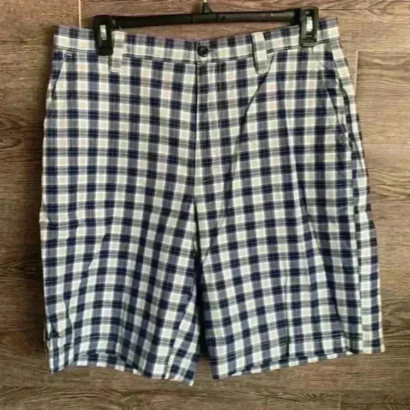 Izod shorts NWT - Picture 1 of 5